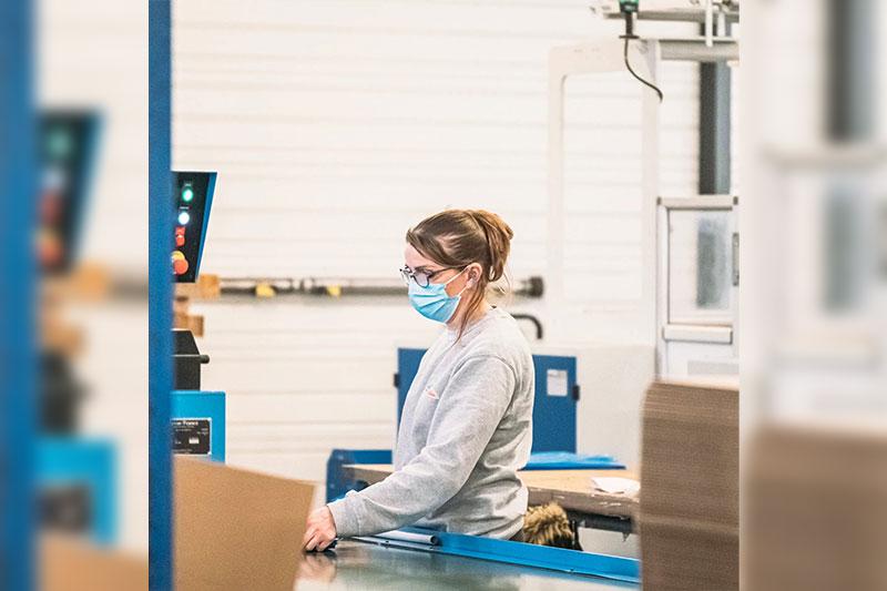 SPHERE rachète Polyex